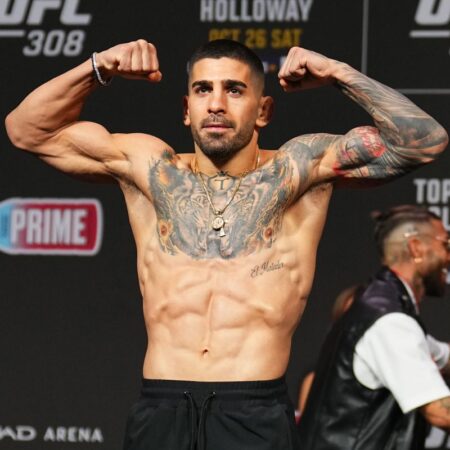 Илия Топурия объяснил, почему оставил пояс UFC в полулегком весе
