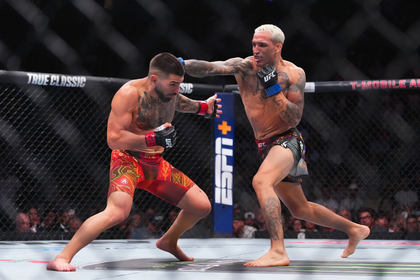 Preview Боец, который досрочно остановил Джошуа Вана менее года назад, отреагировал на его титульный шанс после UFC 317