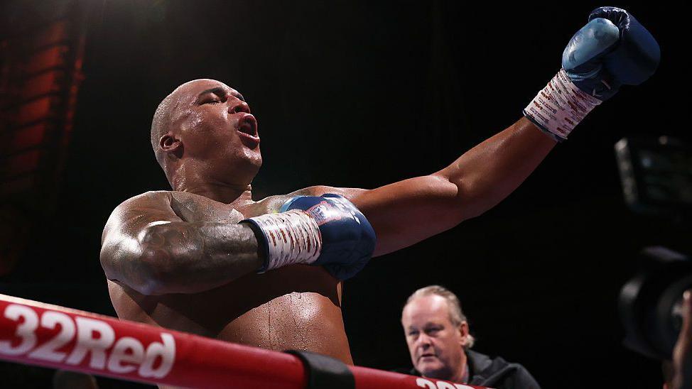 Preview Фабио Уордли одержал досрочную победу над Джастисом Хуни