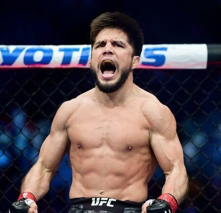 Патрисио Питбулл показал Генри Сехудо нечто «никогда ранее не виданное» во время тренировок перед UFC 318