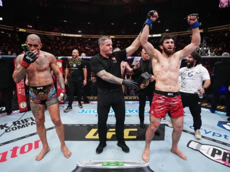 Магомед Анкалаев назвал свое единственное поражение в UFC худшим в истории: «Я сдался»