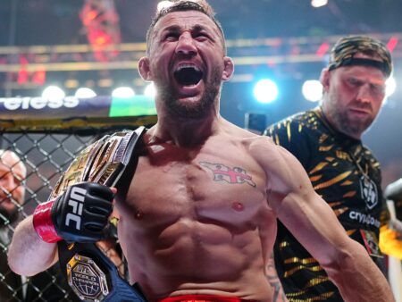 Напряженное взвешивание Мераба Двалишвили на UFC 320: драматический момент с ширмой
