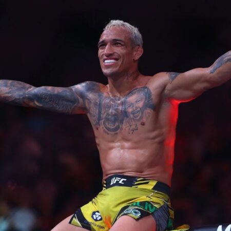 Чарльз Оливейра назвал звезду UFC 320 неоспоримым номером один в рейтинге P4P