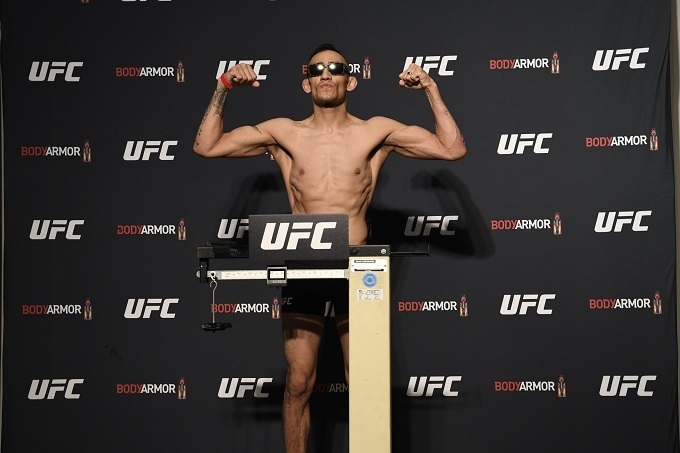 Preview Фанаты считают, что бойца UFC уволят после огромного промаха на 8 фунтов на взвешивании UFC Rio