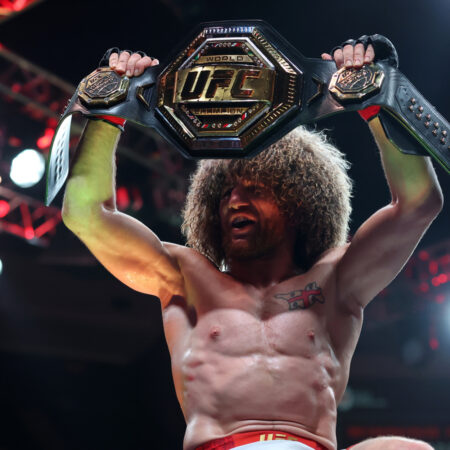 Мераб Двалишвили установит рекорд по защитам титула за год, но легенда UFC превзошла его по скорости