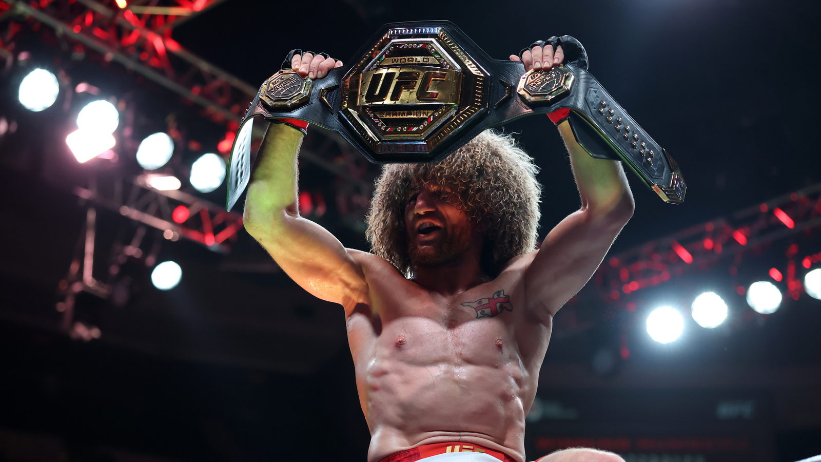Preview Мераб Двалишвили установит рекорд по защитам титула за год, но легенда UFC превзошла его по скорости