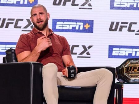 Иржи Прохазка комментирует потенциальный бой за вакантный титул UFC, предложенный Джо Роганом