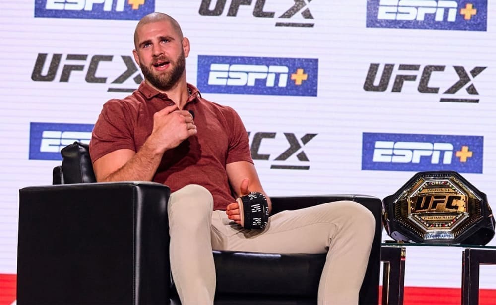 Preview Иржи Прохазка комментирует потенциальный бой за вакантный титул UFC, предложенный Джо Роганом