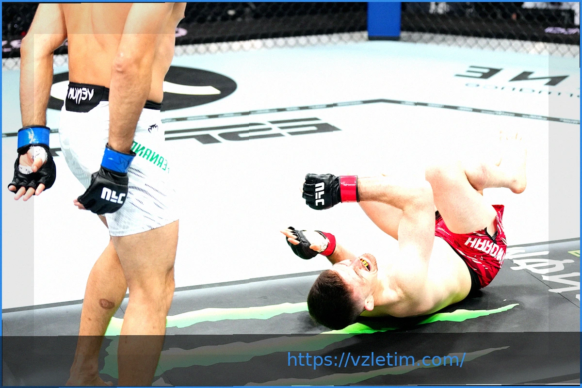 Preview Боец Хардвик Показал Зафиксированную Челюсть После Сокрушительного Поражения