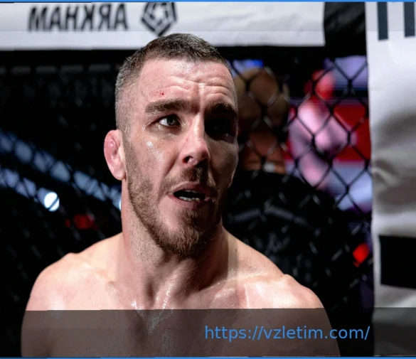 Жестокий нокаут: Дин Гарнетт отправляет Чиарана Кларка в нокдаун ударом локтем с разворота на PFL Belfast