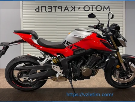 Экс-чемпион поделился прогнозом на главный бой UFC 327