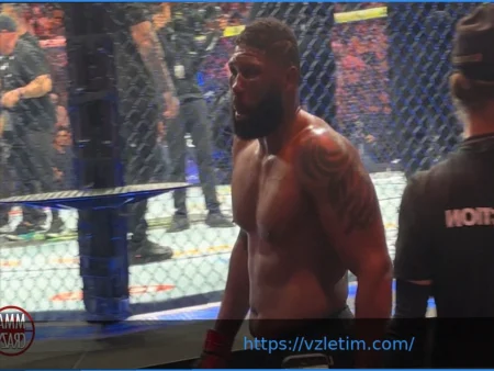 UFC 327: Live-трансляция боя Кертиса Блэйдса против Джоша Хокита